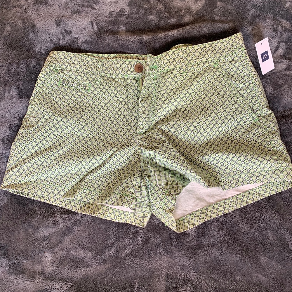 Size 4 Gap Shorts